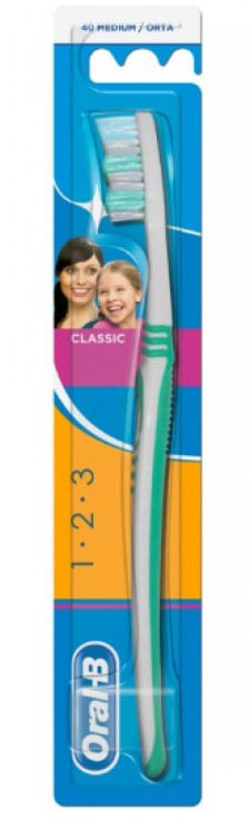 Oral B Classic 40 Medium Toothbrush